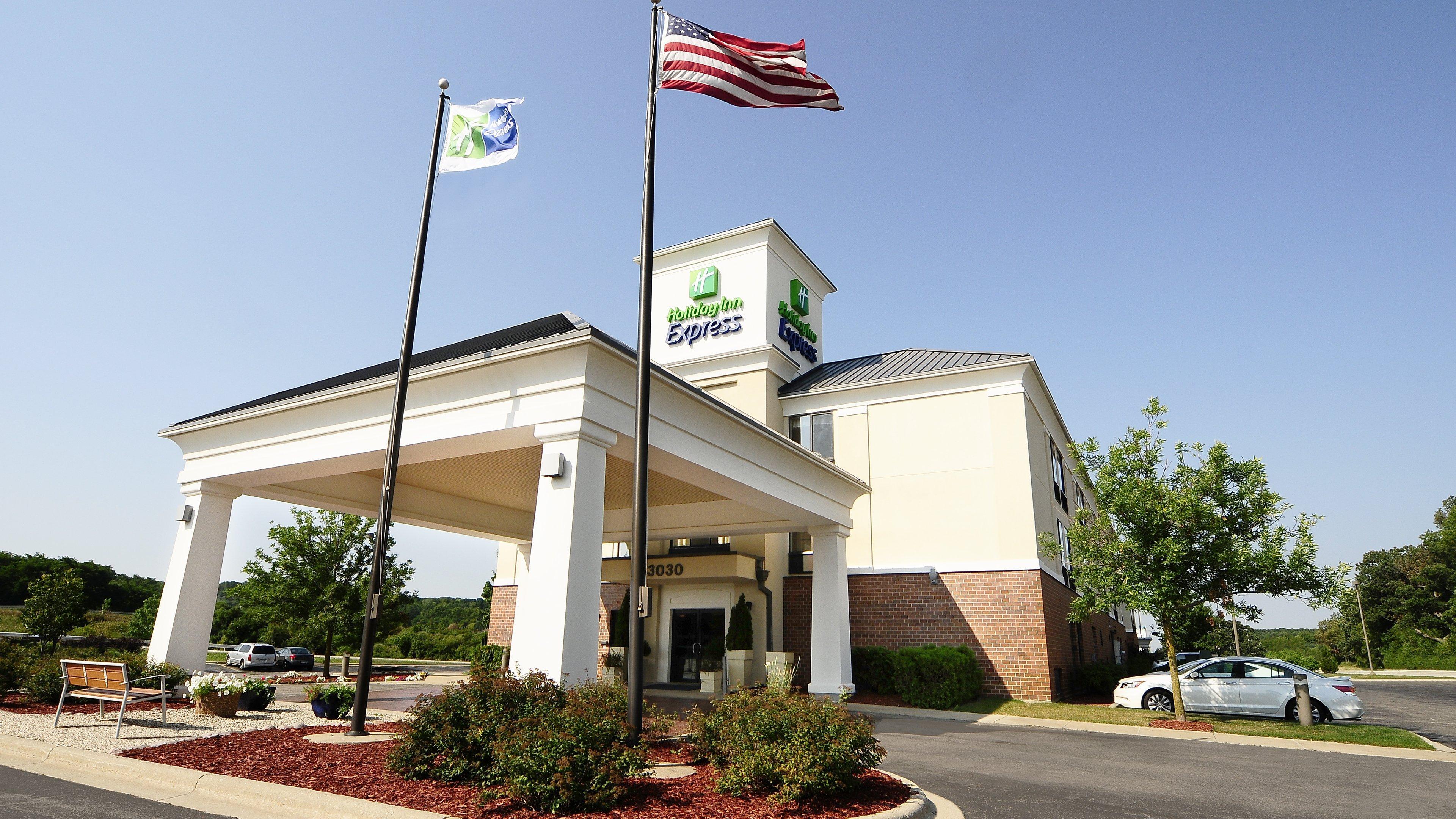 Holiday Inn Express - Delafield By Ihg Екстер'єр фото