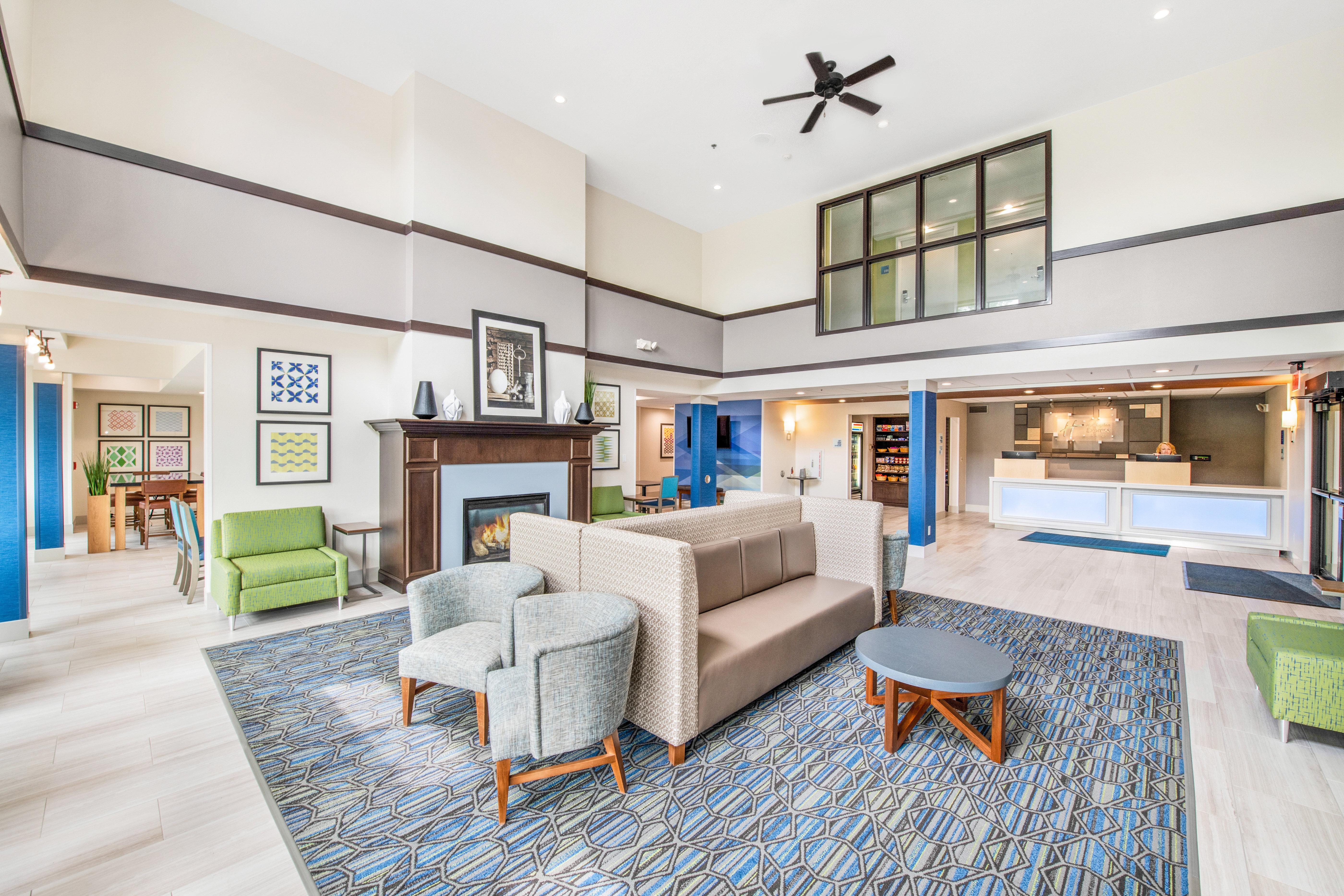 Holiday Inn Express - Delafield By Ihg Екстер'єр фото