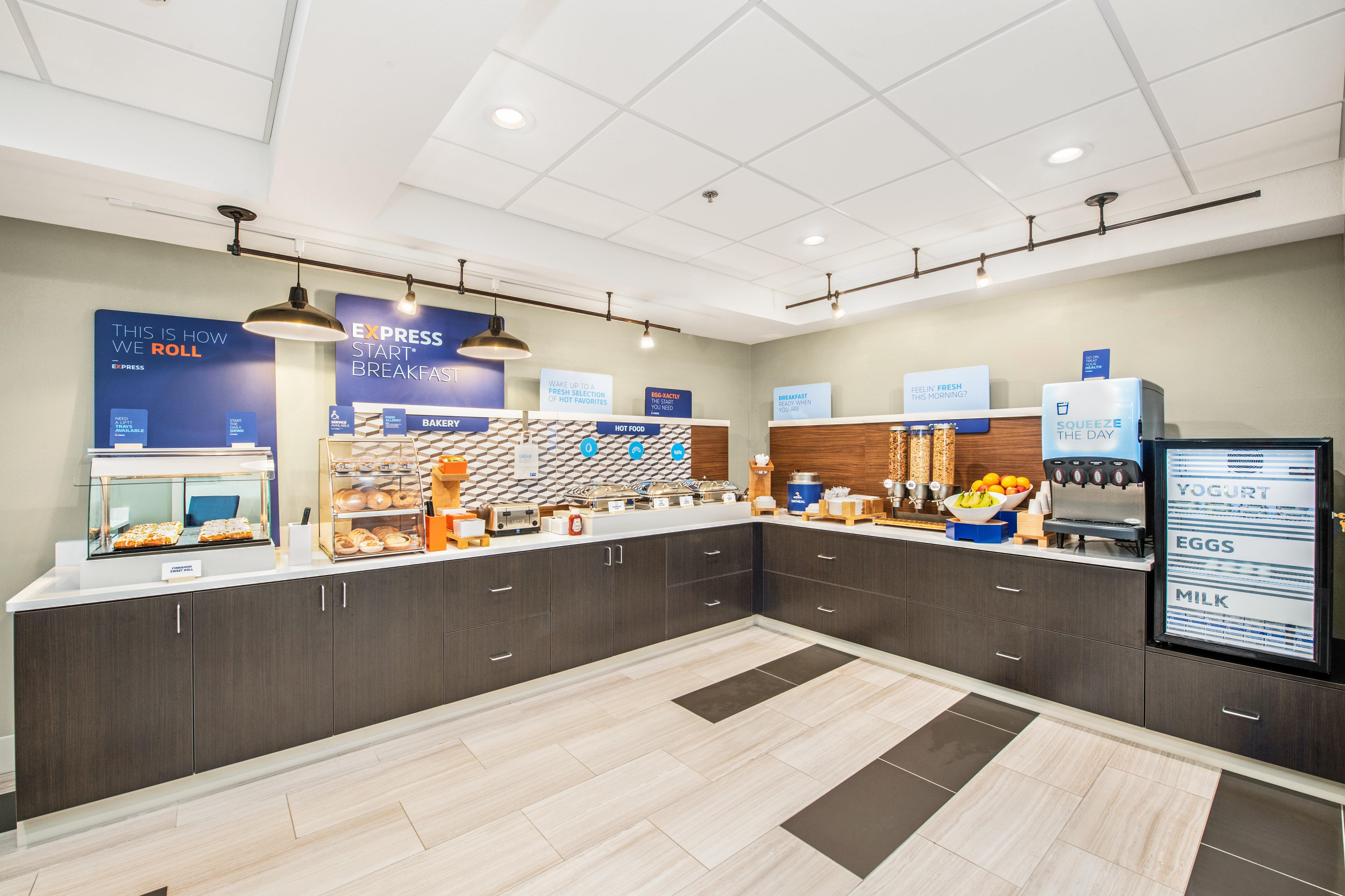 Holiday Inn Express - Delafield By Ihg Екстер'єр фото